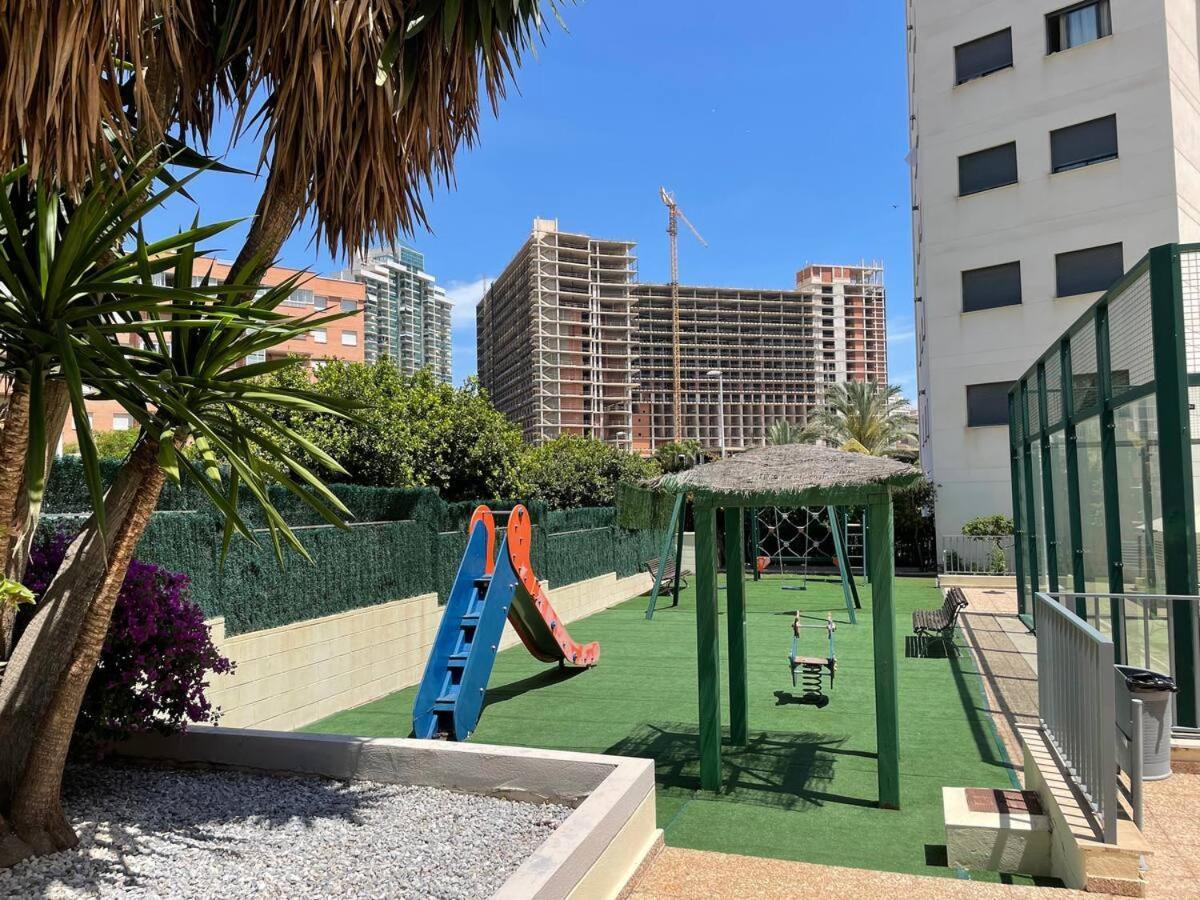 Dos Dormitorios, Con Vista Al Mar Y A Pocos Pasos De La Playa Appartement *
